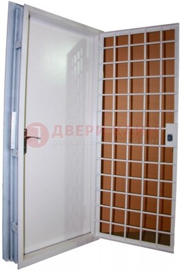 Белая стальная бронированная дверь с нитроэмалью ДБ-7 в Вологде