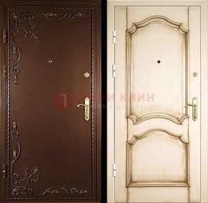 Квартирная коричневая стальная дверь с ковкой ДК-1 в Вологде