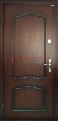 Коричневая стальная дверь с МДФ ДМ-138 для квартиры в Вологде