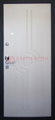 Белая металлическая дверь с МДФ ДМ-172 в квартиру в Вологде