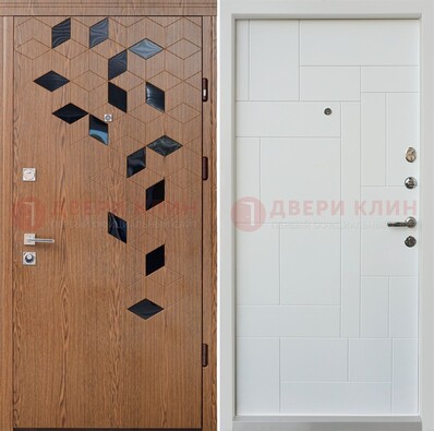 Коричневая металлическая дверь МДФ внутри белого цвета ДМ-256 в Вологде