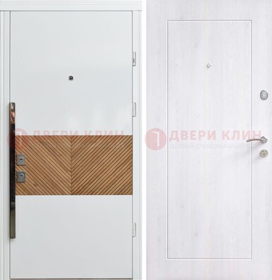Белая железная дверь МДФ горизонтальной вставкой ДМ-265 в Вологде