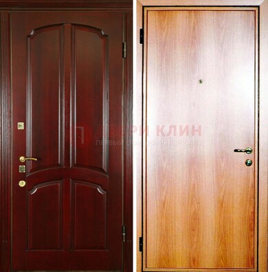 Темная железная дверь с массивом дуба ДМД-13 в Челябинске