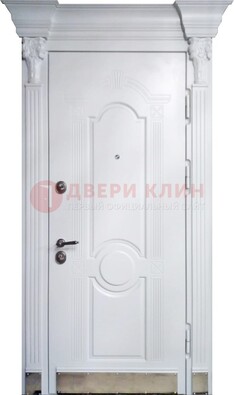 Белая металлическая дверь с массивом дуба для дома ДМД-59 в Вологде