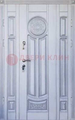 Белая двухстворчатая дверь с массивом дуба ДМД-72 в Вологде