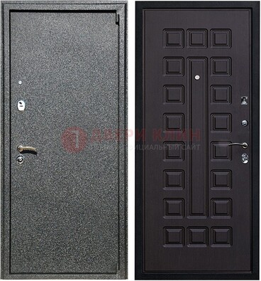 Черная стальная дверь с порошковым покрытием ДП-196 в Пскове