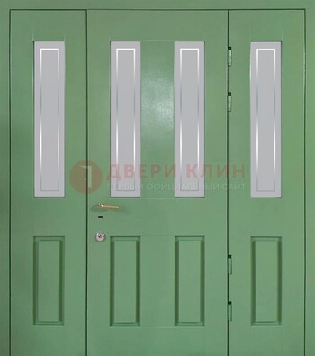 Зеленая металлическая дверь со стеклом ДС-26 в Вологде