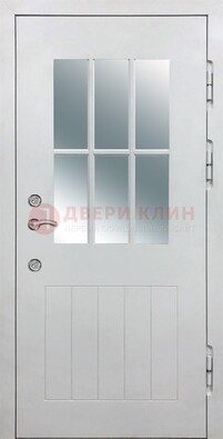 Белая уличная дверь со стеклом ДС-30 в Вологде