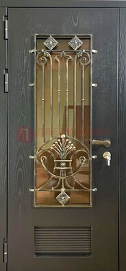 Одностворчатая железная дверь со стеклом и ковкой для дома ДСК-101 в Вологде