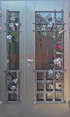 Распашная уличная дверь Порошок со стеклом и ковкой ДСК-221 в Вологде