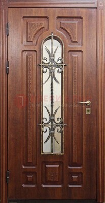 Тяжелая стальная дверь со стеклом и ковкой ДСК-42 в Пскове