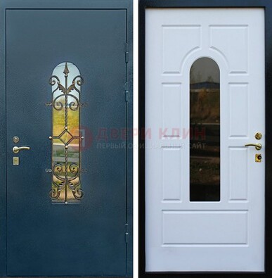 Входная дверь Дверь со стеклом и ковкой ДСК-71 для кирпичного дома в Вологде
