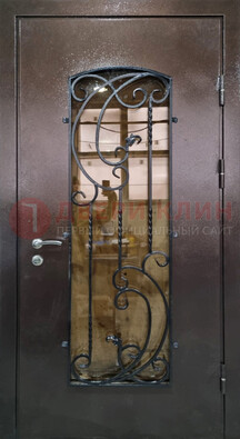 Металлическая дверь со стеклом и ковкой ДСК-95 для магазина в Вологде