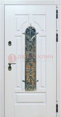 Белая остекленная металлическая дверь с ковкой ДСК-98 в Вологде