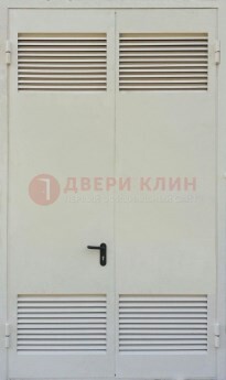 Белая металлическая техническая дверь с вентиляционной решеткой ДТ-6 в Вологде