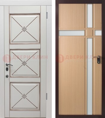 Белая уличная дверь с зеркальными вставками внутри ДЗ-94 в Вологде