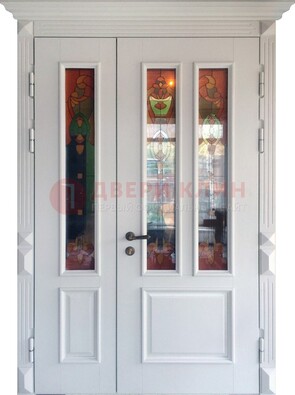 Белая полуторная металлическая дверь с витражом ВЖ-12 в Вологде